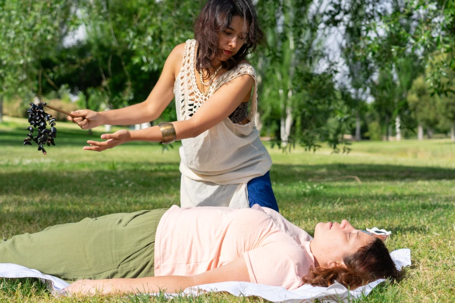 naturalna terapia reiki na łonie natury